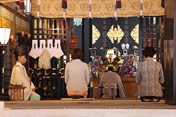 鹿島神宮 本殿で行われた正式参拝の様