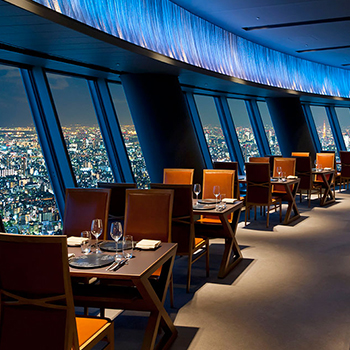 离地345m,可以一览东京的展望餐厅