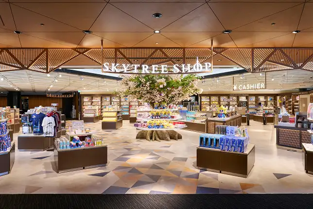 2024年3月19日にリニューアルオープンした、様々な商品が取り揃えられた「SKYTREE SHOP」の店内。