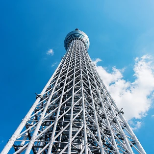 足元から見上げた東京スカイツリーの構造と展望台