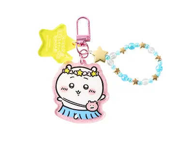 ビーズ付き
アクリルキーホルダー
〈ちいかわ〉
