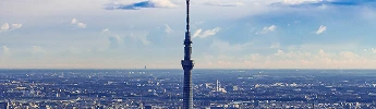 街並みと東京スカイツリーの遠景