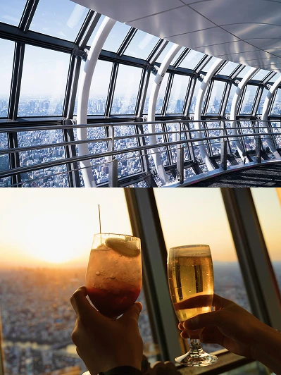 天望回廊からの開放的な眺望と、夕景をバックにカクテルとビールで乾杯する様子