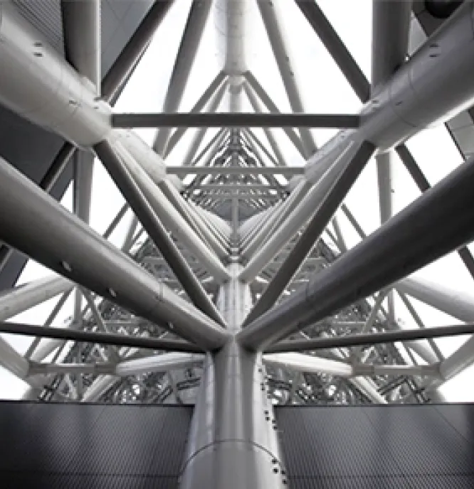 鋼管を三角形に組み合わせた構造体の強度の仕組み