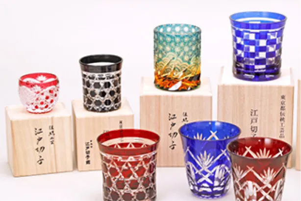 色鮮やかな伝統工芸品の数々