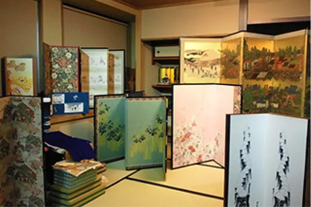 歴史的な価値を持つ墨田の伝統工芸品の展示