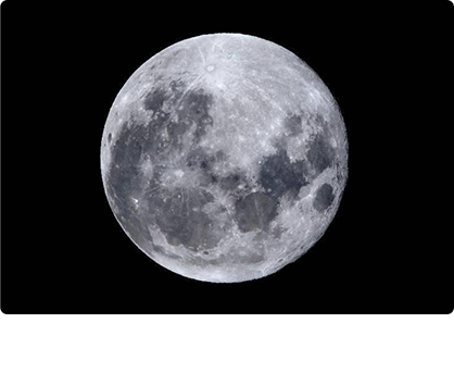 ▲天体望遠鏡で見る中秋の名月（イメージ） 提供:株式会社ビクセン