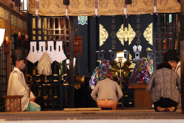 鹿島神宮 本殿で行われた正式参拝の様