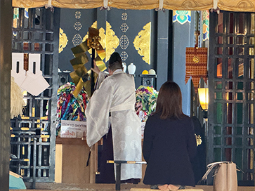 鹿島神宮 本殿で行われた正式参拝の様