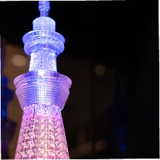 ライトアップされた東京スカイツリー型インテリアライト